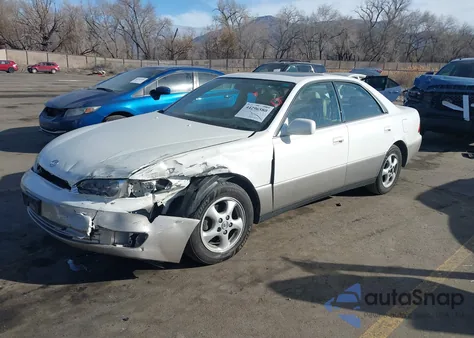 1998 Lexus Es 300 из США, поврежденный, VIN JT8BF28G1W5032518